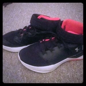 Under Armour Youth size 4
